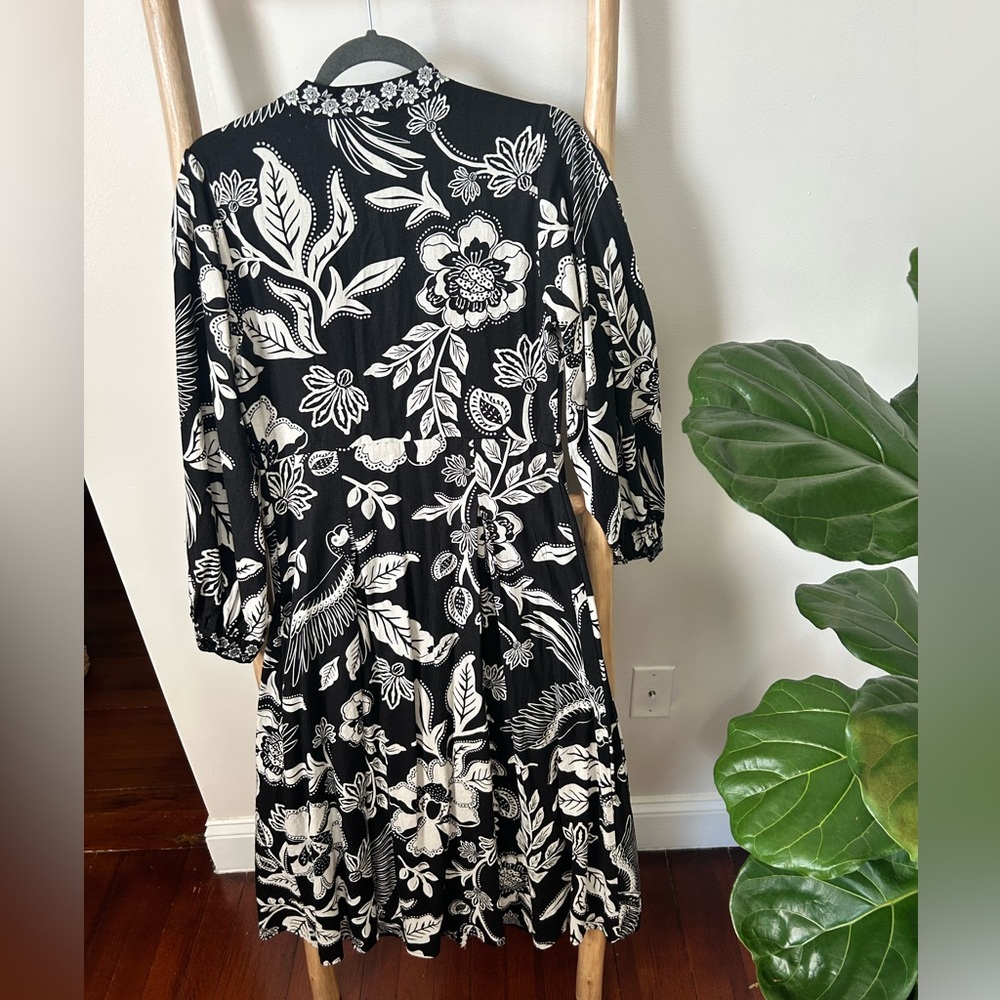 Christian Lacroix Monochrome Floral Kimono
NWOT - Picture 5 of 7